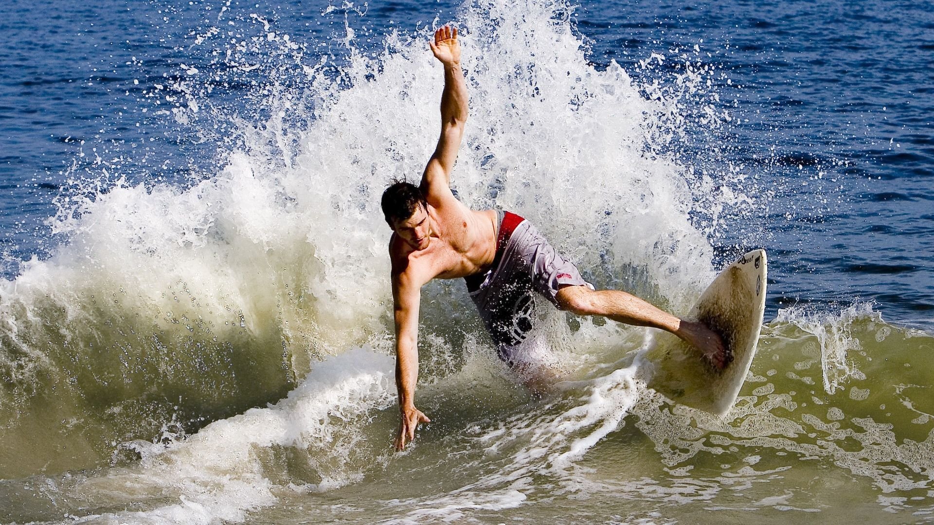 _极光穿越跑：光影中追逐梦想_，极光的越野性能怎么样