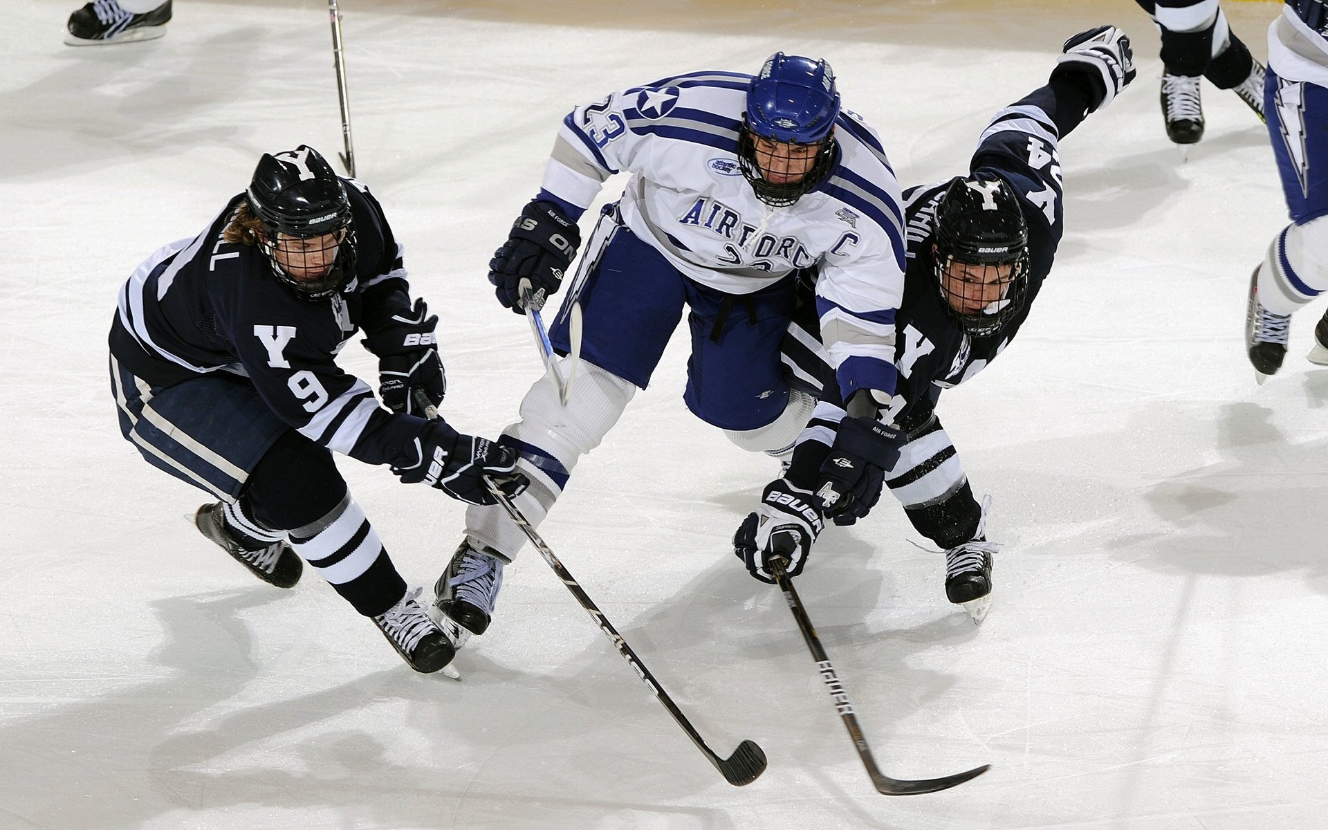 Kaiyun官方登录入口-_湖人队状态稳定，誓迎季后赛新挑战_，湖人主场时隔8年再迎季后赛