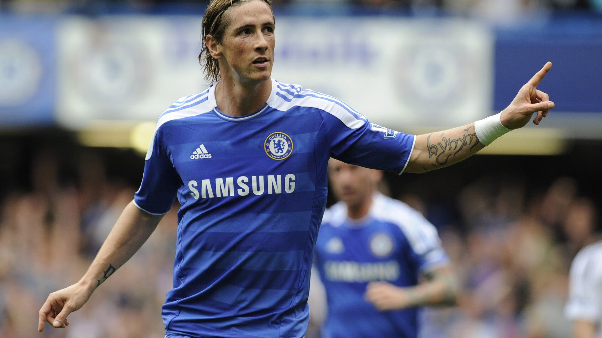 开云·体育官网APP下载-罗伯特·莱万用连续进球帮老东家稳定榜首位置，罗伯特莱克最佳状态